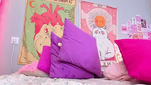 Leri Dells online show from April 6, 4:46 am