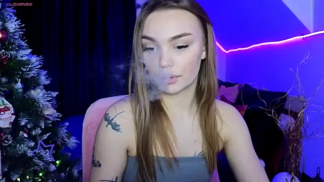 KitsyMoore online show from December 16, 1:05 pm