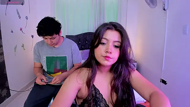 raiderandroxie online show from November 17, 12:22 pm