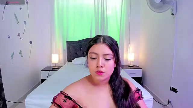 raiderandroxie online show from November 19, 1:11 pm