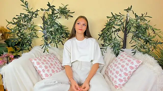 Snapshot of KailaTerres chatting on September 19, 8:27 am KailaTerres online show from September 19, 8:27 am