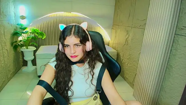 dany r  online show from February 21, 6:42 pm