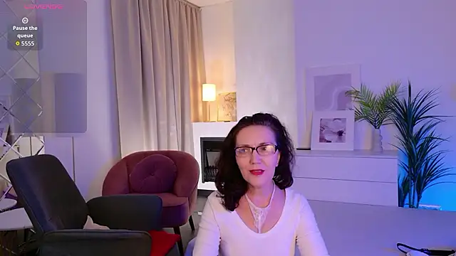 Snapshot of Irene_Marlow chatting on February 14, 2:03 pm Irene Marlow online show from February 14, 2:03 pm