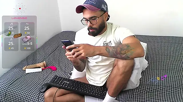 htrebor87 online show from April 5, 9:23 pm