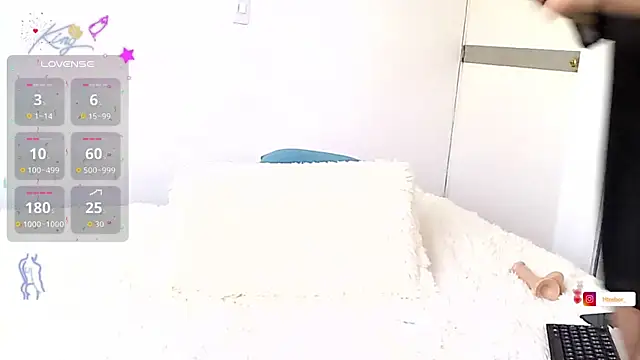 Snapshot of htrebor87 chatting on July 17, 6:46 pm htrebor87 online show from July 17, 6:46 pm