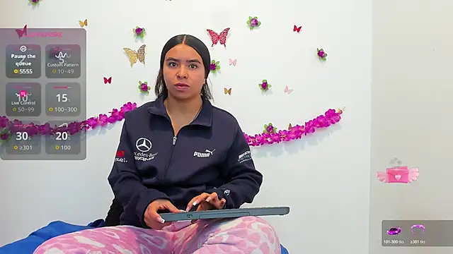 Annniie22 online show from January 7, 8:06 am