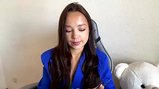 Snapshot of Carrie_dreams chatting on October 7, 6:10 am Carrie dreams online show from October 7, 6:10 am