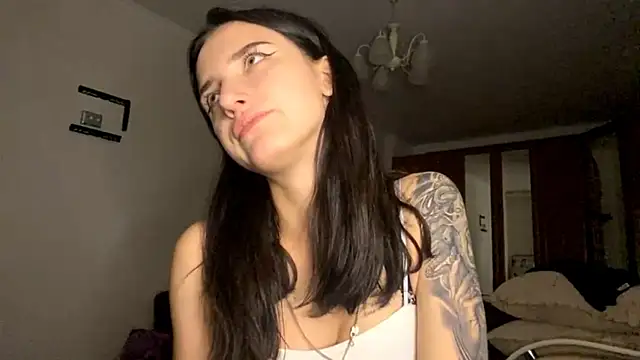 TifanyRawi online show from October 3, 9:34 pm
