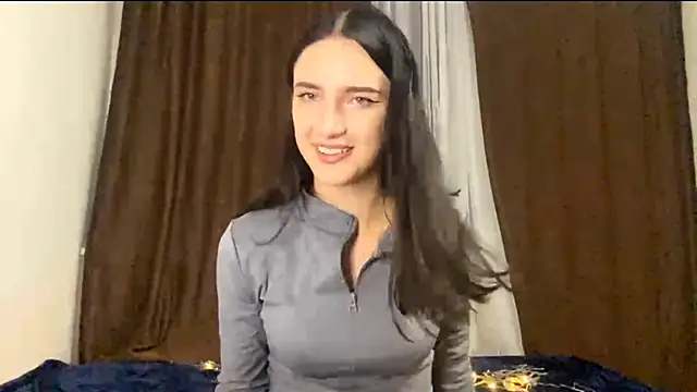 TifanyRawi online show from October 7, 8:39 pm