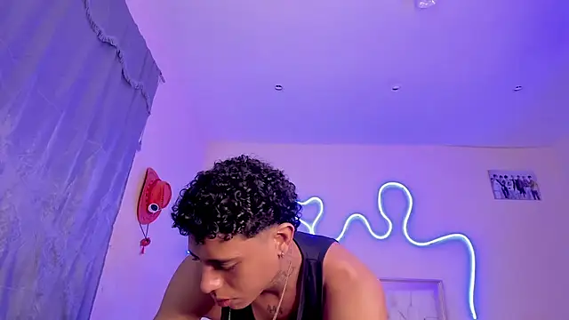 Glader31 online show from October 28, 9:17 pm