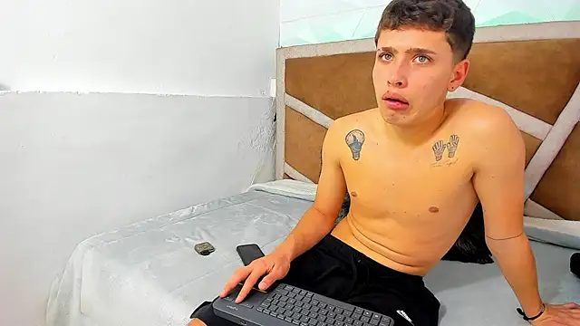 Julian wolf18 online show from November 8, 5:01 pm