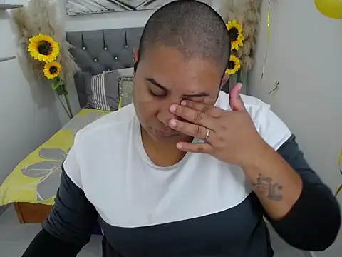 hotlesby valery online show from October 17, 7:05 pm