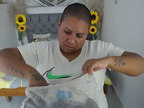 hotlesby valery online show from December 15, 8:02 pm