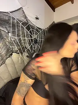 liahouses online show from October 27, 11:20 pm