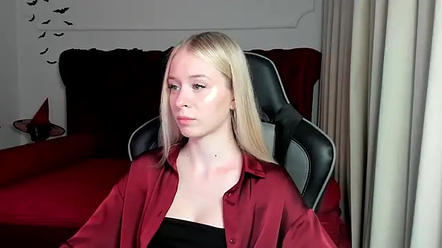 MiaGraces online show from October 27, 6:45 pm