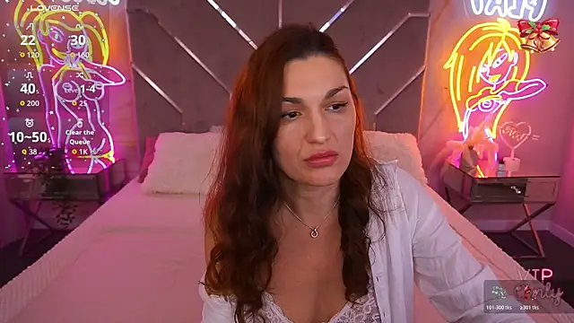 EllaGoldenn online show from December 13, 9:42 pm