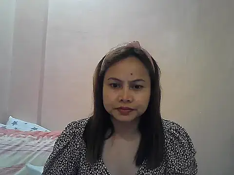 Snapshot of Amarrahlyn chatting on June 16, 9:45 am Amarrahlyn online show from June 16, 9:45 am