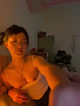 Snapshot of Tramy_xx chatting on June 25, 3:28 am Tramy xx online show from June 25, 3:28 am