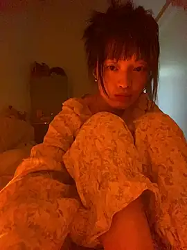 Snapshot of Tramy_xx chatting on July 3, 2:12 pm Tramy xx online show from July 3, 2:12 pm