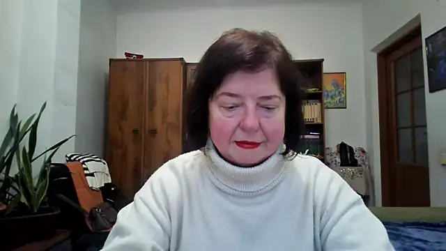 Snapshot of Violet_Pulse chatting on February 12, 1:06 pm Violet Pulse online show from February 12, 1:06 pm