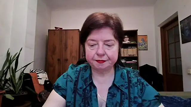 Snapshot of Violet_Pulse chatting on February 17, 6:54 am Violet Pulse online show from February 17, 6:54 am