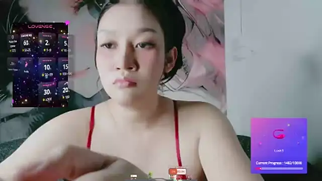 Snapshot of Lalacream12 chatting on November 19, 4:56 am Lalacream12 online show from November 19, 4:56 am