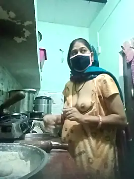 Cute-Charvii online show from February 11, 1:10 am