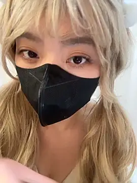 Snapshot of AZ37866 chatting on February 11, 7:13 am AZ37866 online show from February 11, 7:13 am