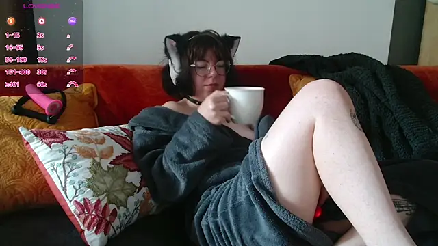 Snapshot of HardNerdVoid chatting on October 2, 6:53 am HardNerdVoid online show from October 2, 6:53 am