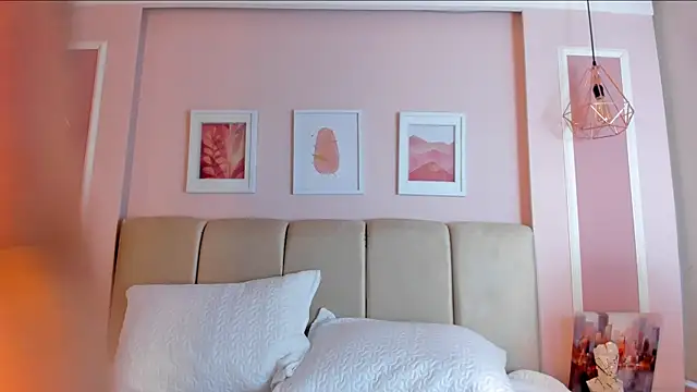 Sarah Reidd online show from November 20, 12:49 pm