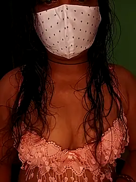 Snapshot of Mona_darling21 chatting on October 10, 5:17 am Mona darling21 online show from October 10, 5:17 am