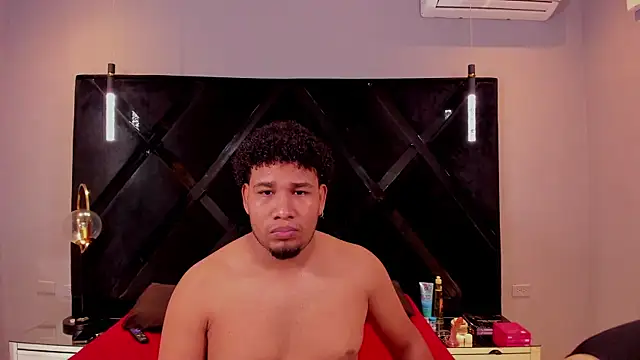 LucasandSasha online show from April 14, 7:31 pm