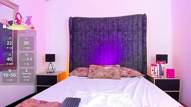 VanessaParis   online show from November 21, 9:35 pm