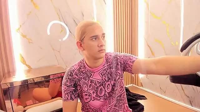 Marian Cristal online show from February 14, 1:57 am