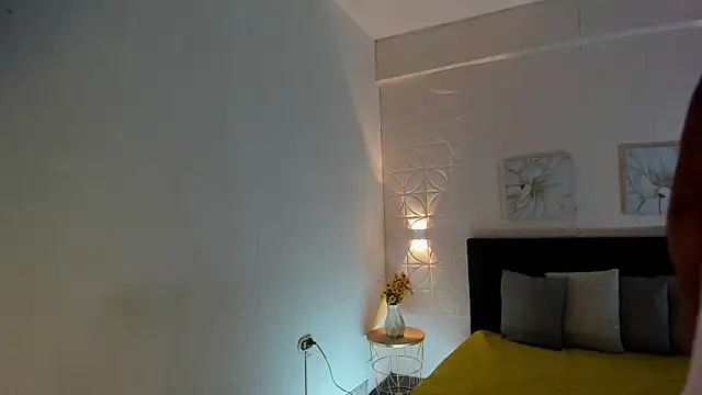 EmillyLim online show from March 27, 8:19 pm