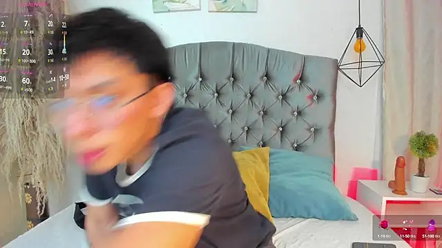 liam twiink online show from October 16, 7:26 pm