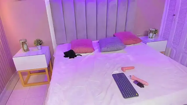 isa vel online show from November 27, 7:27 pm