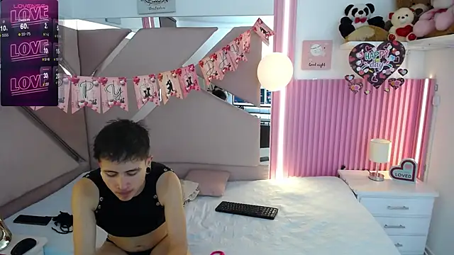 Snapshot of oblivionlove chatting on February 20, 1:33 pm oblivionlove online show from February 20, 1:33 pm