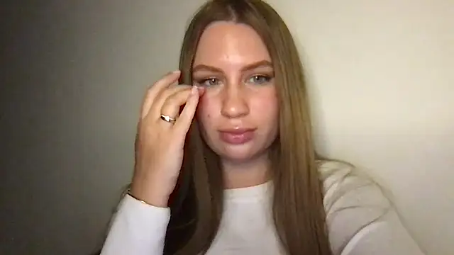 goodgirl2332 online show from September 23, 8:56 pm