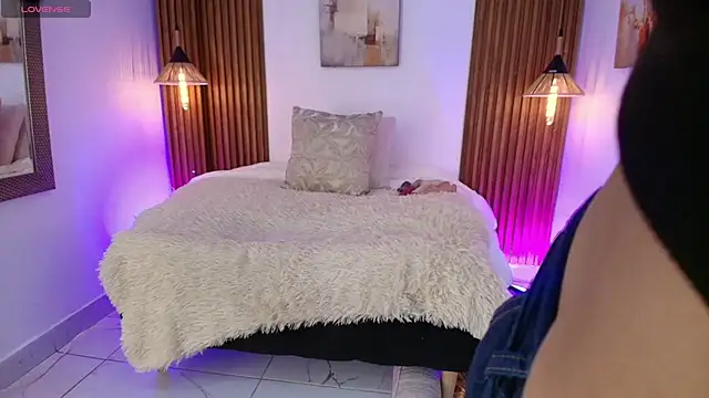 EvaGoddess  online show from April 13, 4:45 pm