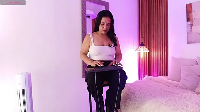 Snapshot of EvaGoddess_ chatting on June 26, 8:02 pm EvaGoddess online show from June 26, 8:02 pm