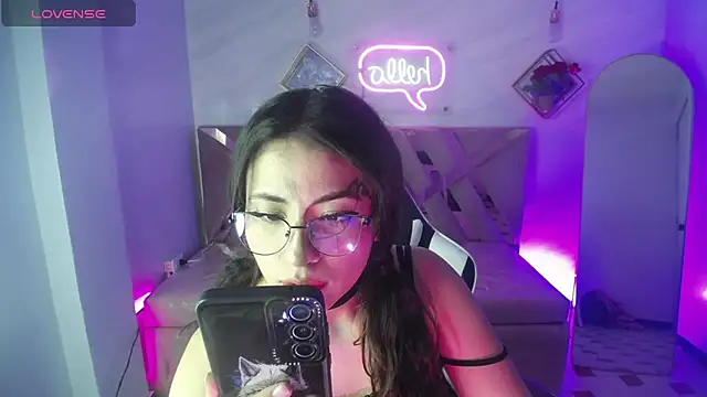 Chloe Brownn v online show from September 30, 8:58 pm