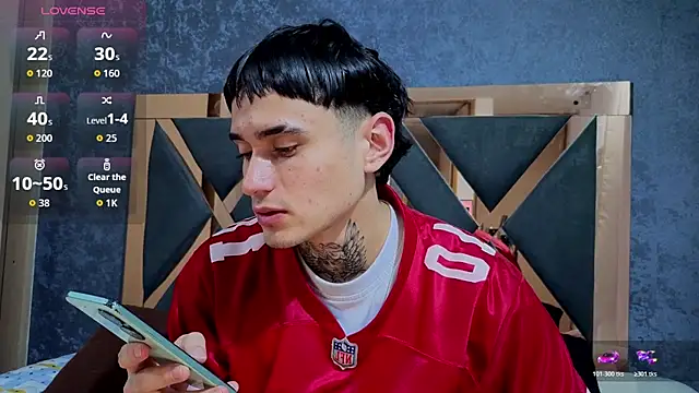 Snapshot of owen_desmond chatting on October 21, 2:34 am owen desmond online show from October 21, 2:34 am