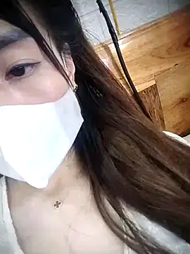 zuzuuLy online show from November 8, 9:09 am