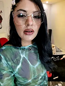 ValeNiitaLuv online show from January 15, 6:07 am