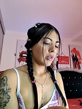 ValeNiitaLuv online show from April 14, 6:30 am