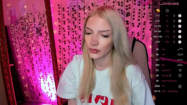 LinaBlossom  online show from March 31, 2:35 am