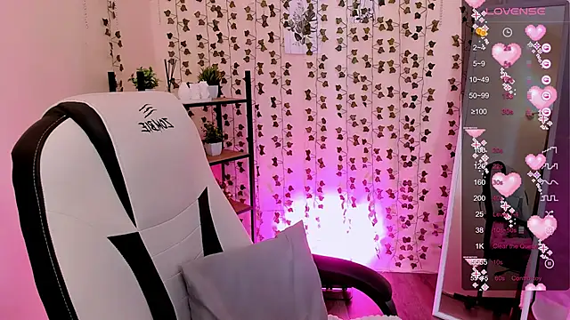 LinaBlossom  online show from June 30, 3:29 am