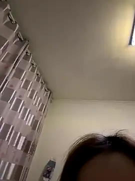 Snapshot of YY-27 chatting on October 25, 11:54 pm YY-27 online show from October 25, 11:54 pm