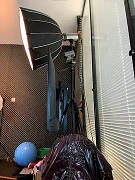 Snapshot of YY-27 chatting on November 14, 6:45 am YY-27 online show from November 14, 6:45 am